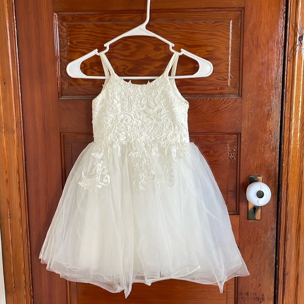 Azazie Austyn flower girl dress size 5